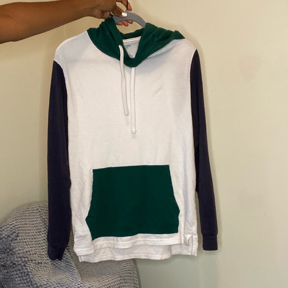 Blue, green and white shirt - Picture 4 of 5